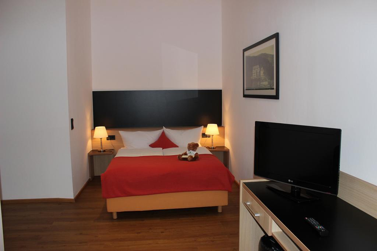 Bedroom 3, Roomingtons Hotel Franziskushöhe Lohr, Main-Spessart