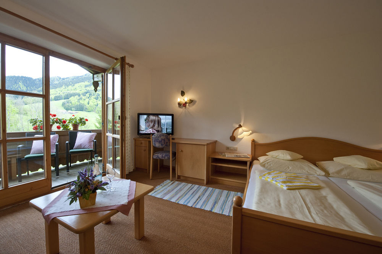 Bedroom 3, Landhotel Maiergschwendt, Traunstein