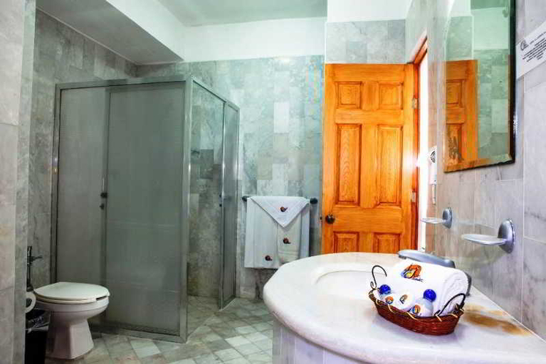 Bathroom, La Alondra, Cihuatlán