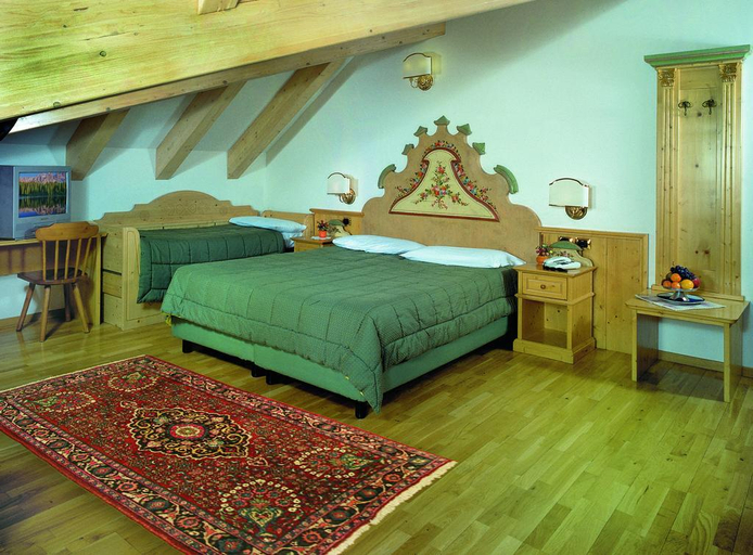 Bedroom 4, Schloss Hotel Dolomiti, Trento