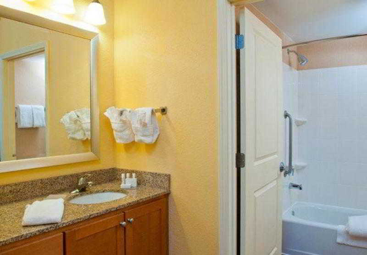 Bathroom 4, Residence Inn Neptune at Gateway Centre, Monmouth