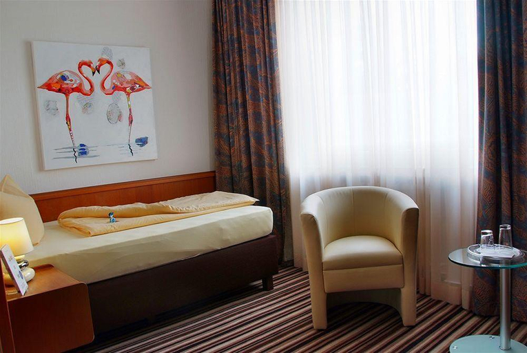 Bedroom 5, Monopol, Gelsenkirchen