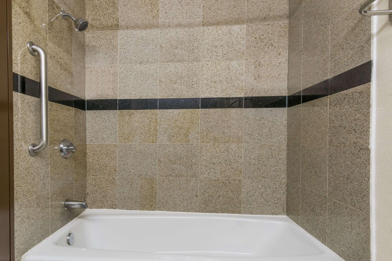 Bathroom 4, Super 8 by Wyndham Beaumont, Jefferson