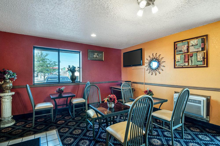 Public Area 2, Super 8 by Wyndham Benton Harbor/St Joseph, Berrien