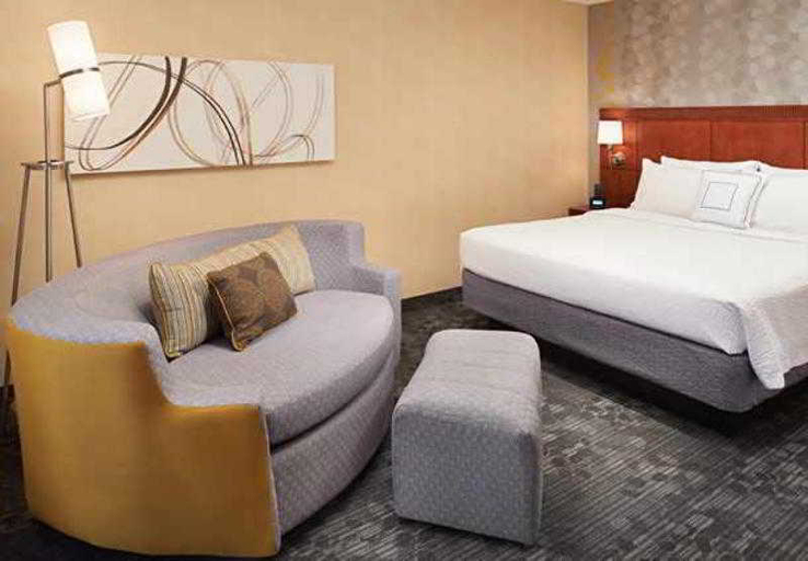 Bedroom 4, Courtyard By Marriott Chicago Deerfield, Cook