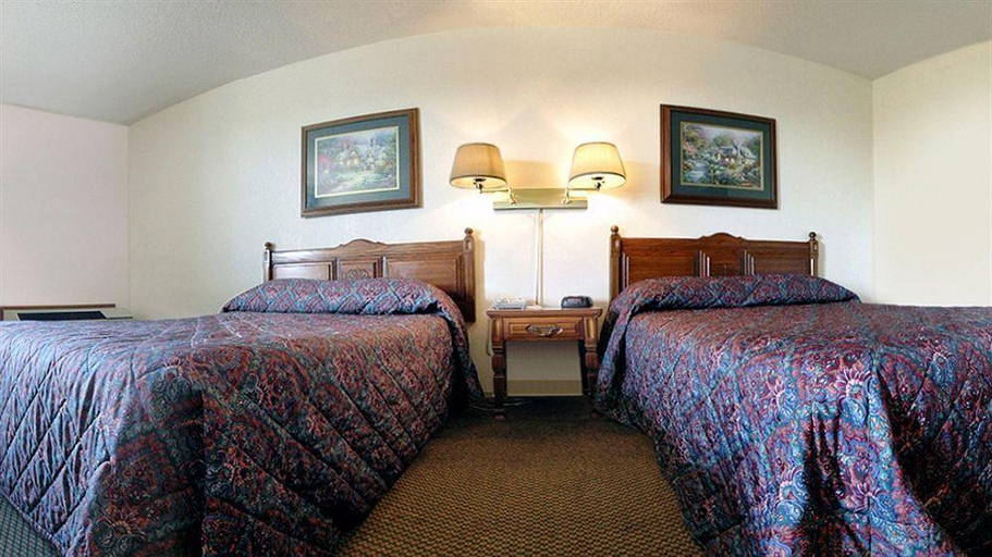 Bedroom 3, FairBridge Inn Express at Windsor Oaks, White