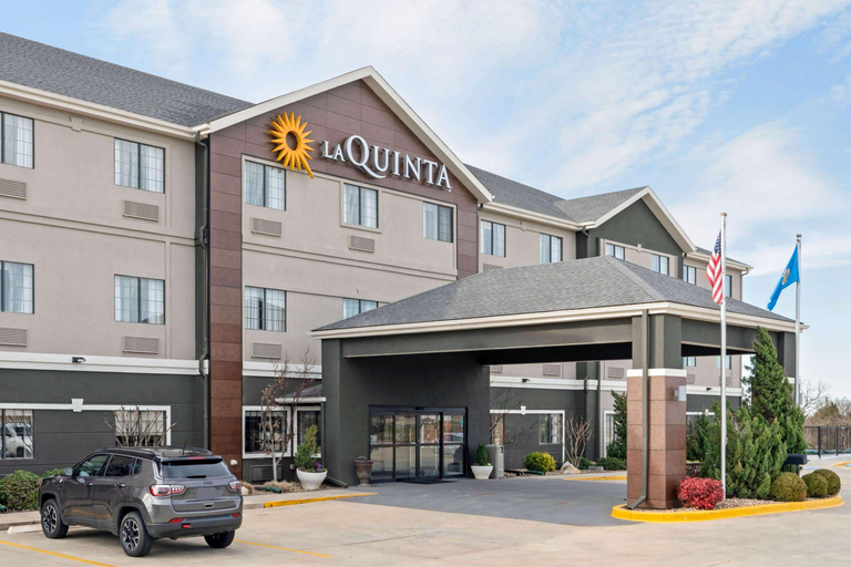 Exterior & Views 2, La Quinta Inn & Suites by Wyndham Ada, Pontotoc