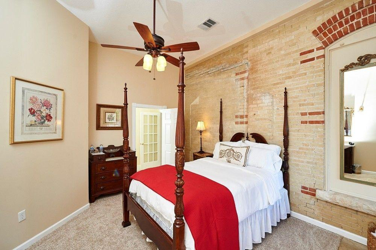 Bedroom, Mosheim Mansion, Guadalupe