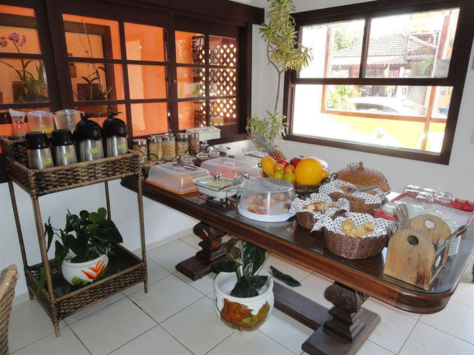 Food & Drinks