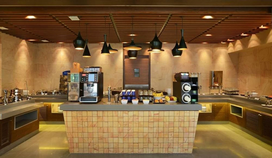 Public Area 2, Holiday Inn Express Ahmedabad, Ahmadabad