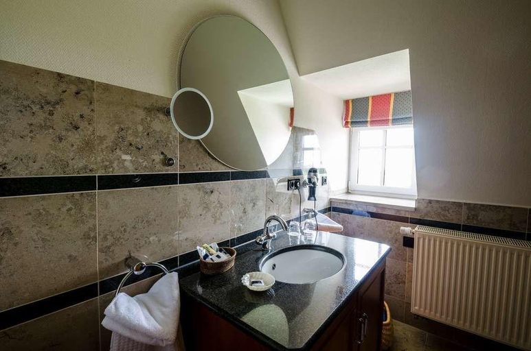 Bathroom 5, Naturhotel Sachsenbaude, Erzgebirgskreis