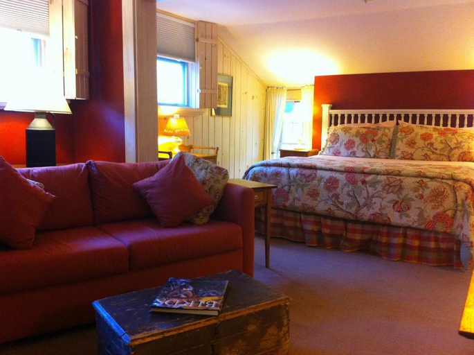 Public Area 2, Deerhill Inn, Windham