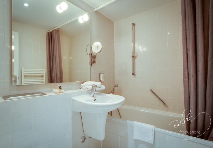 Bathroom 4, Hotel Am Goldenen Strauss, Görlitz