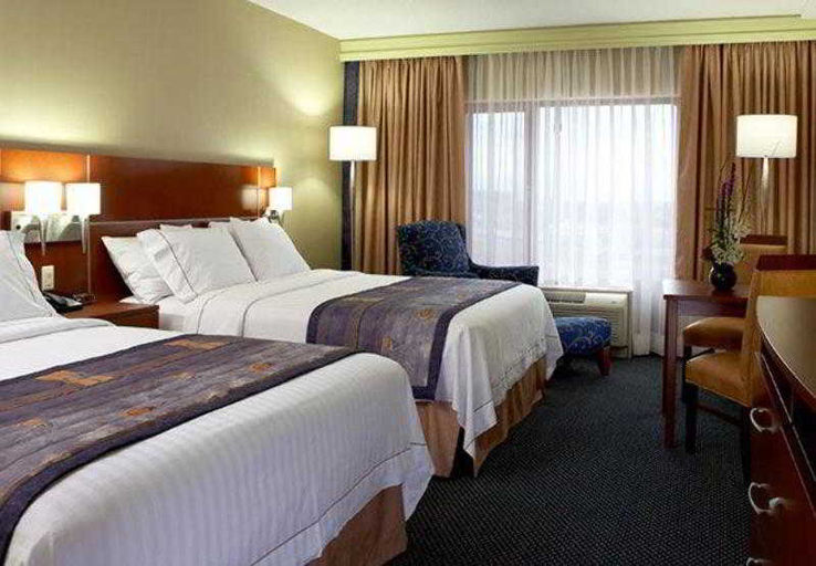 Bedroom 3, Fairfield Inn & Suites Montreal Airport, Montréal