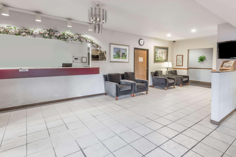 Public Area 2, Howard Johnson by Wyndham Manteno, Kankakee