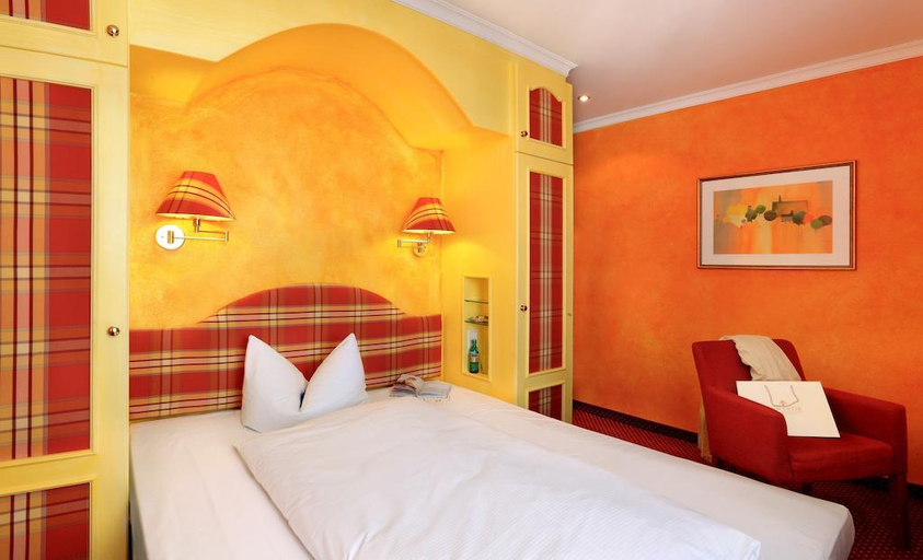 Bedroom 4, Goldene Traube, Coburg