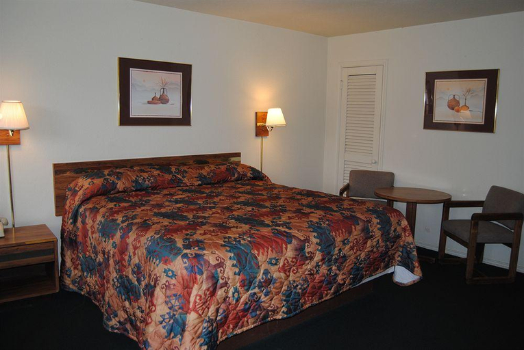 Bedroom 4, La Vista Inn, Curry