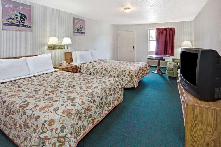 Bedroom 4, Knights Inn South Houston, Houston