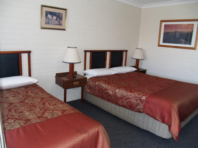 Bedroom 3, Pigeon House Motor Inn, Shoalhaven - Pt B