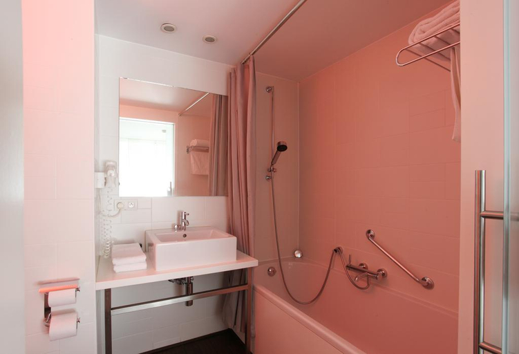 Bathroom 3, Hotel De Pits, Limburg