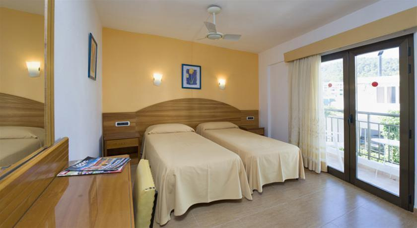 Bedroom 3, Manolita, Baleares