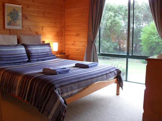 Bedroom, Sandpiper Ocean Cottages, Glamorgan-Spring Bay