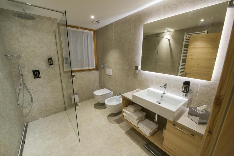 Bathroom, Monte Giner, Trento