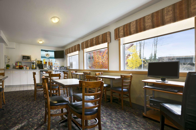 Super 8 by Wyndham Revelstoke BC, Columbia-Shuswap