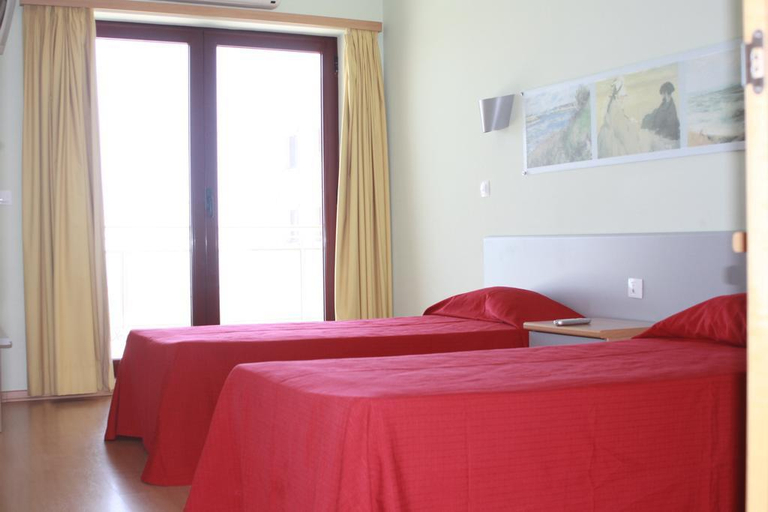 Bedroom 5, Ericeira Beach Tour, Mafra