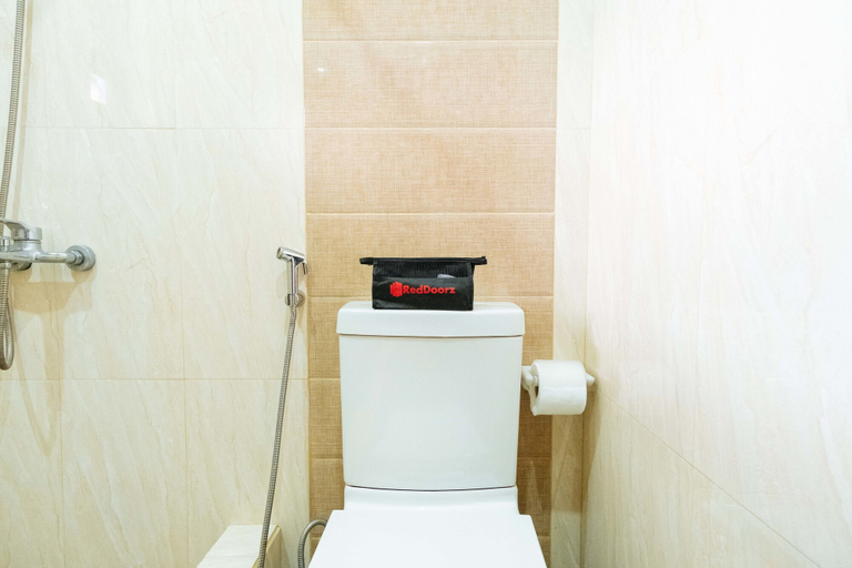 Bathroom 4, RedDoorz Premium @ Outlook Drive, Baguio City