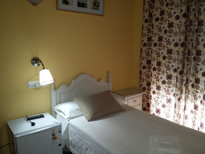 Bedroom 4, Hostal Restaurante La Giralda, Cádiz