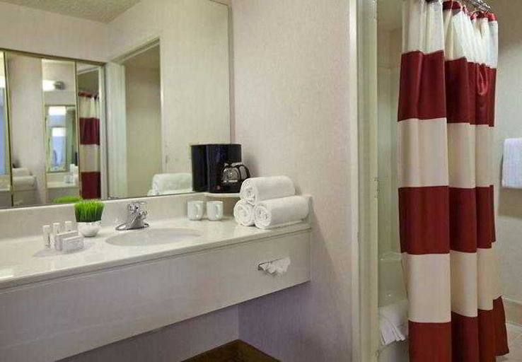 Bathroom 4, Courtyard Denver South/Park Meadows Mall, Douglas