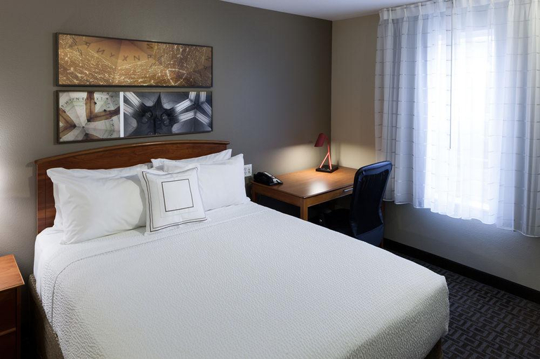 Bedroom 4, TownePlace Suites College Station, Brazos