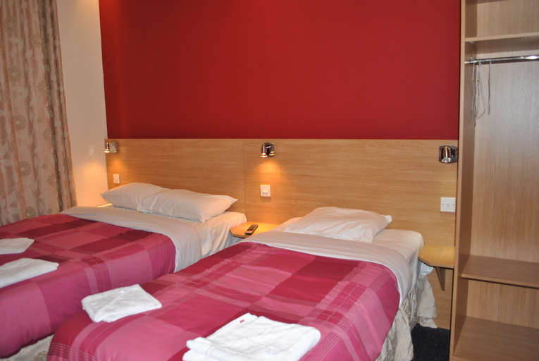 Bedroom 3, Carlton Hotel, London