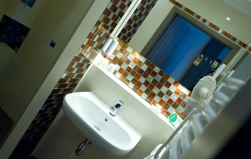 Bathroom 4, Hotel Centrum, Kraków City