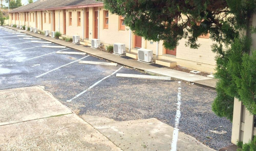 Exterior & Views 2, Sovereign Inn, Cowra