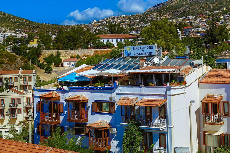Exterior & Views