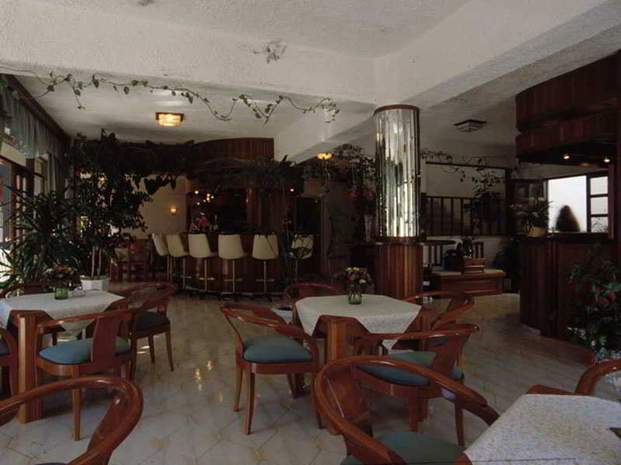 Food & Drinks 5, Fevro, Crete