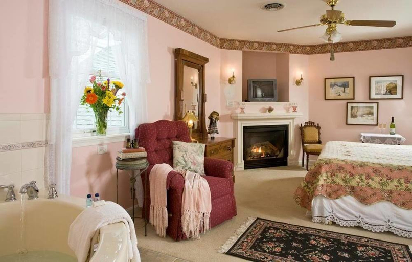 Public Area 3, The Inn at Westwynd Farm B&B, Dauphin