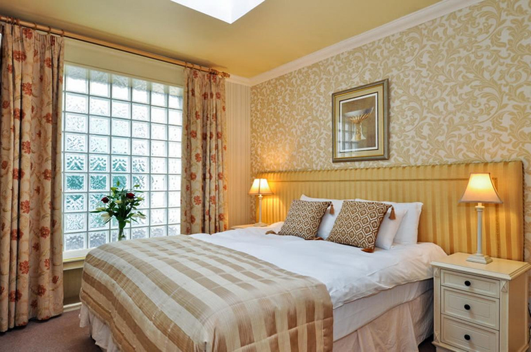 Bedroom 3, Kilronan House, Dublin