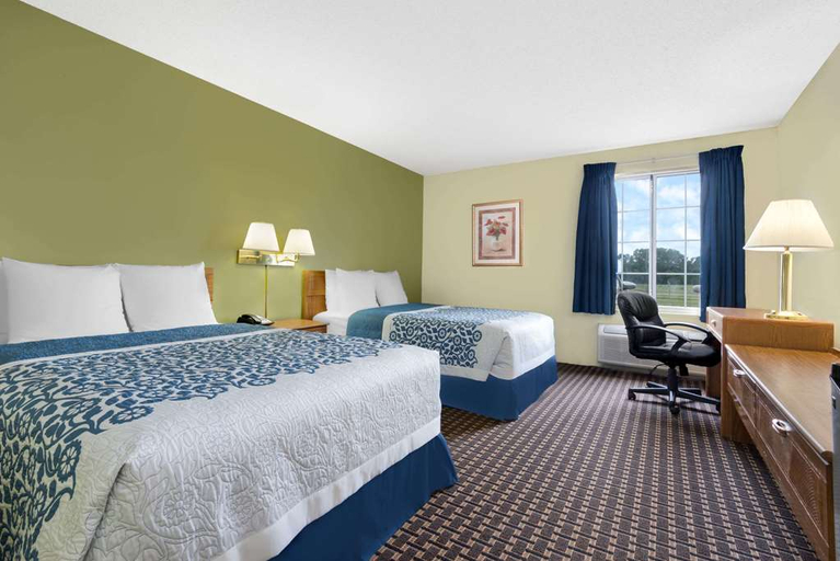 Bedroom 4, Days Inn by Wyndham Newton, Harvey