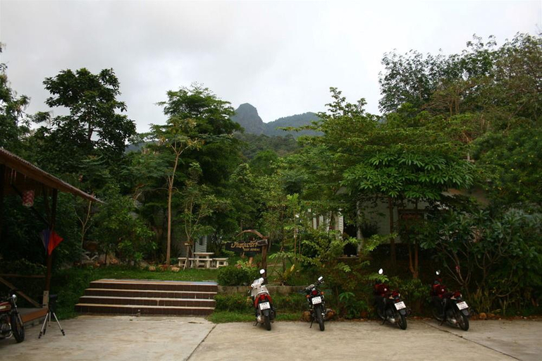 Exterior & Views