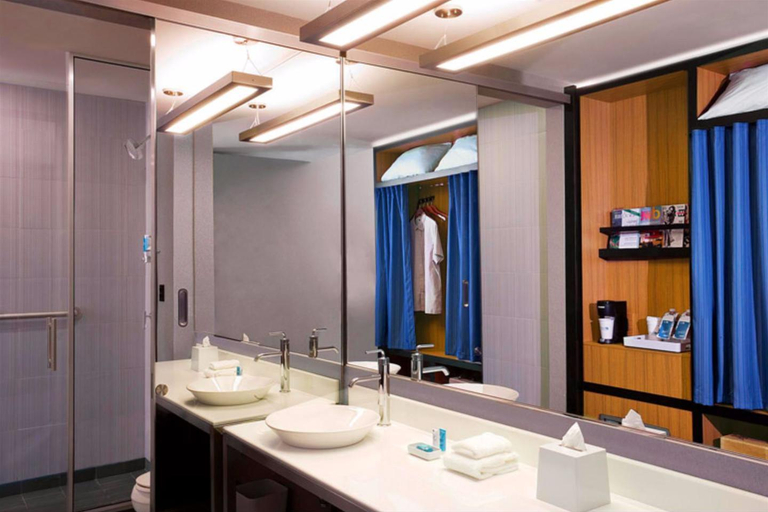 Bathroom 5, Vivanta Ahmedabad SG Highway, Ahmadabad