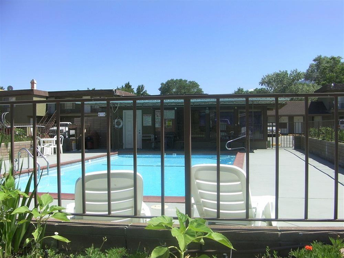 Sport & Beauty 4, Mountain View Motel, Inyo