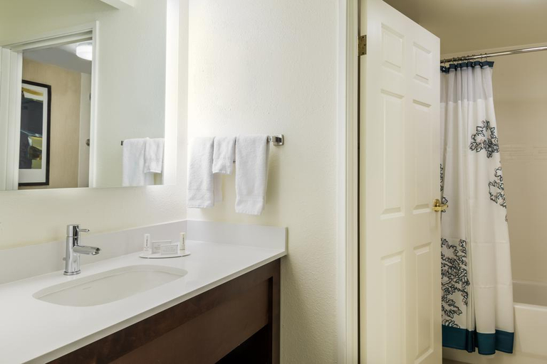 Bathroom 5, Residence Inn by Marriott Chattanooga Downtown, Hamilton