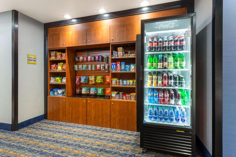 Public Area 2, La Quinta Inn & Suites by Wyndham Columbus West - Hilliard, Franklin