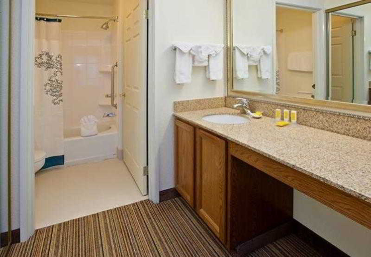 Bathroom 5, Residence Inn Indianapolis Downtown on the Canal, Indianapolis