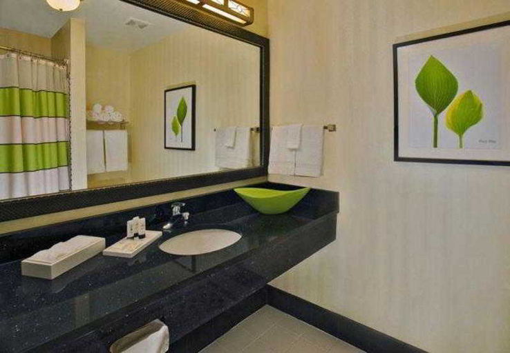Bathroom 5, Fairfield Inn &Suites Oklahoma City NW Expressway, Oklahoma