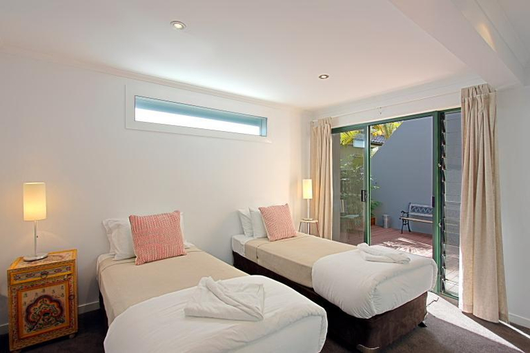 Bedroom 2, A Top Spot, Byron
