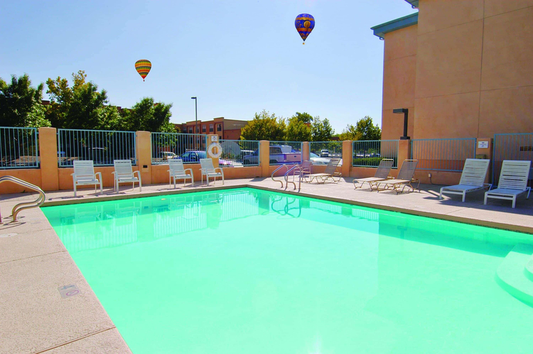 Sport & Beauty, Green Tree Inn, Bernalillo